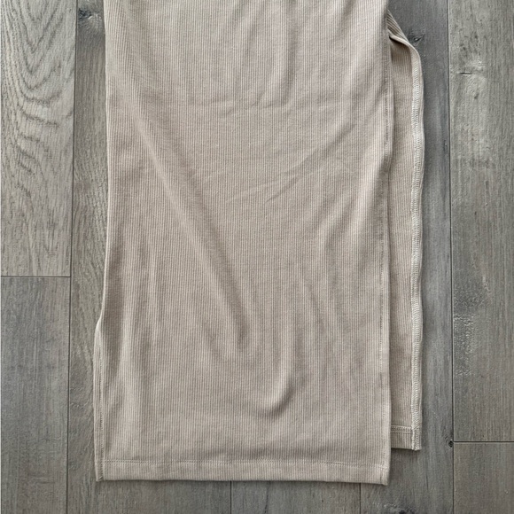 Stunning Lulu’s Style Twist Beige Twist Front Cutout Midi Dress NWT - Picture 11 of 13